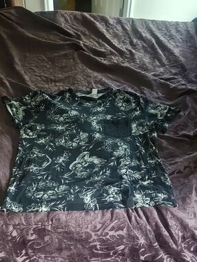 H&M Black and White Floral Pocket Tee